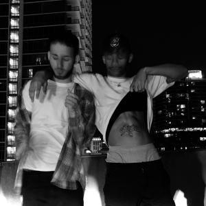 ดาวน์โหลดและฟังเพลง In N Out (Explicit) พร้อมเนื้อเพลงจาก Goonie