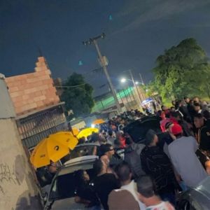 Listen to AI QUE DELICINHA X QUERO VER TREMENDO BUNDA (Explicit) song with lyrics from DJ ITIN DO PC