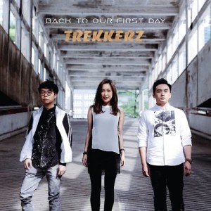 ดาวน์โหลดและฟังเพลง 微笑任务 พร้อมเนื้อเพลงจาก Trekkerz