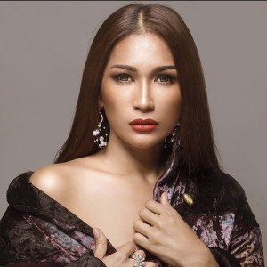 Listen to Korbanmu (Studio Version) song with lyrics from Tata Janeeta