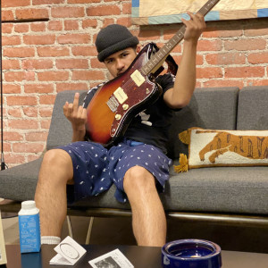 Dengarkan lagu Go Getta (Explicit) nyanyian RURU dengan lirik