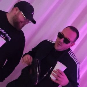 Dengarkan lagu Scheißen (Explicit) nyanyian Denodamafia dengan lirik