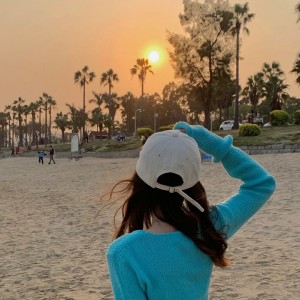 Listen to 热爱电音 song with lyrics from 轩6