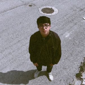 Dengarkan lagu Hiç (Explicit) nyanyian Darkxburak dengan lirik