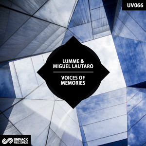 Dengarkan Glow Moon lagu dari Lumme dengan lirik