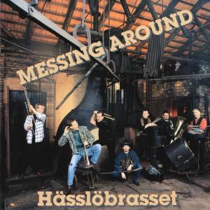 ดาวน์โหลดและฟังเพลง Song of the Volga Boatsmen พร้อมเนื้อเพลงจาก Hässlöbrasset