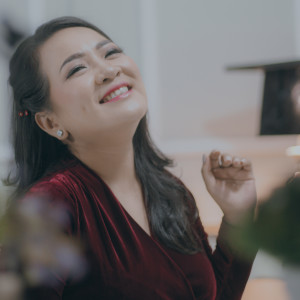 Dengarkan lagu Kekelengen nyanyian Averiana Barus dengan lirik