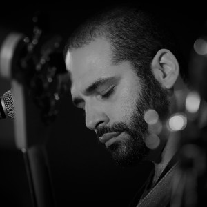 ดาวน์โหลดและฟังเพลง Vento Bravo พร้อมเนื้อเพลงจาก Tutuca