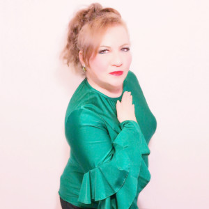 Listen to In the Spirit of Gratitude song with lyrics from Christine Marie