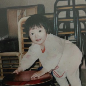 Listen to 小小年岁 (完整版) song with lyrics from 蓝儿Lyan