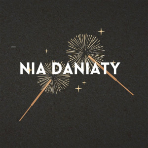 Dengarkan lagu Nia Daniaty - Siapa Tak Ingin Disayang nyanyian Nia Daniaty dengan lirik