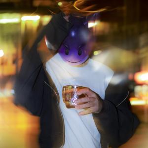 收聽Elu的Moscow Mule (Explicit)歌詞歌曲