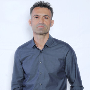 Listen to Tu ka rrit mendja song with lyrics from Smail Puraj