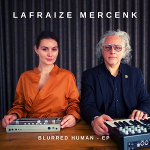 收聽LAFRAIZE MERCENK的Du Rufst Mich An歌詞歌曲