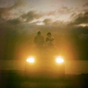 ดาวน์โหลดและฟังเพลง Driving พร้อมเนื้อเพลงจาก DWLLRS