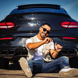 Listen to Komm song with lyrics from Dev