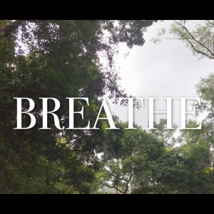 Dengarkan Breathe lagu dari Jovi霏儿 dengan lirik