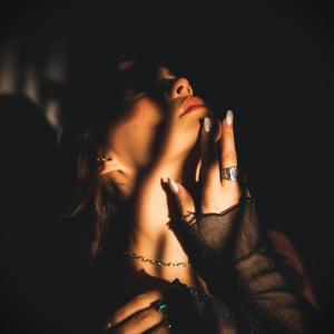 收聽Shah的Cartier歌詞歌曲