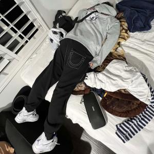 ดาวน์โหลดและฟังเพลง active (Explicit) พร้อมเนื้อเพลงจาก mathias