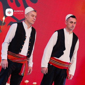 ดาวน์โหลดและฟังเพลง Shala e Bajgores พร้อมเนื้อเพลงจาก Visar Hasani