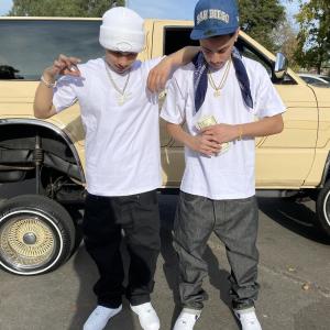 ดาวน์โหลดและฟังเพลง THUG FOOS (Explicit) พร้อมเนื้อเพลงจาก Flakosteppn