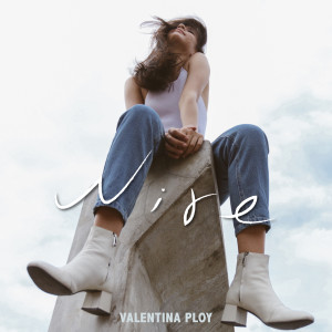 Album Wire oleh Valentina Ploy