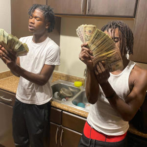 收聽24TAY的Onna Mission (feat. Dracoo) (Explicit)歌詞歌曲