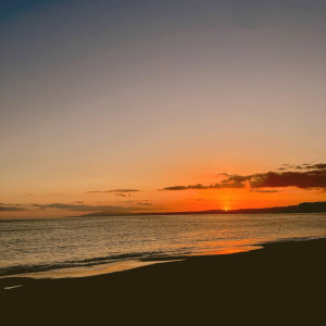 ดาวน์โหลดและฟังเพลง Sunset Beach พร้อมเนื้อเพลงจาก Leo Iwamura