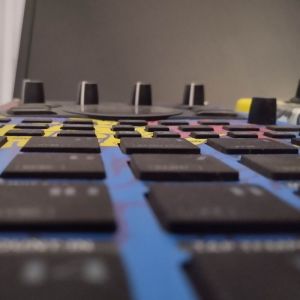 收聽Mos beatz的Lucky歌詞歌曲