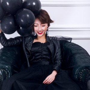 Listen to 在他乡 (cover: 汪六六) (完整版) song with lyrics from 王雨缦