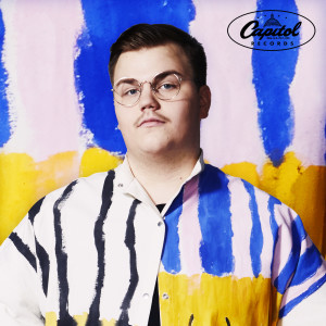 ดาวน์โหลดและฟังเพลง Looking Back พร้อมเนื้อเพลงจาก Aksel