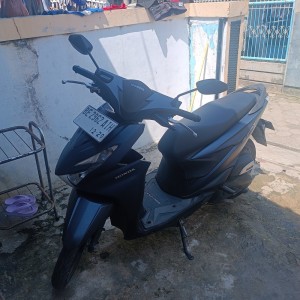 ดาวน์โหลดและฟังเพลง Bukan musuhku พร้อมเนื้อเพลงจาก Aripin