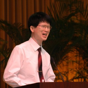 Listen to 与爱一起走 (完整版) song with lyrics from 看到组合