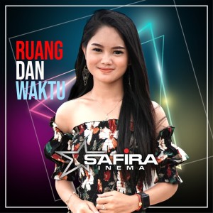 收聽Safira Inema的Ruang Dan Waktu (其他)歌詞歌曲