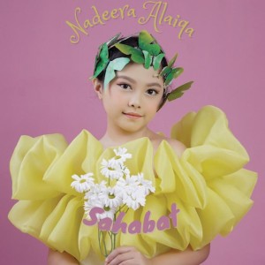 Listen to Sahabat song with lyrics from Nadeera Alaiqa