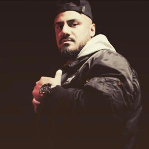 Dengarkan Sultan lagu dari Sultan dengan lirik