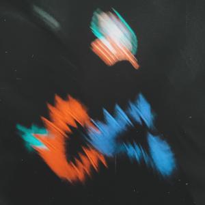 收聽LXKE的Apart歌詞歌曲