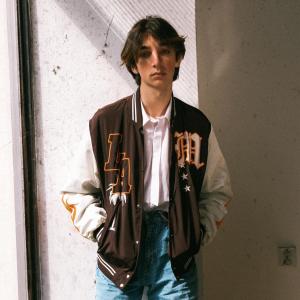 ดาวน์โหลดและฟังเพลง LOVESICK พร้อมเนื้อเพลงจาก Vojtik