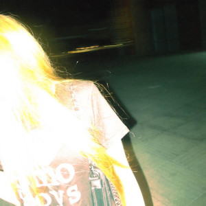 Dengarkan ถ้าเธอไม่กลับมาฉันคงต้องกลับไปลอย lagu dari BAIMAI 13 dengan lirik