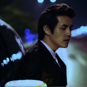 ดาวน์โหลดและฟังเพลง Tình Yêu Và Bạn พร้อมเนื้อเพลงจาก Ông Cao Thắng
