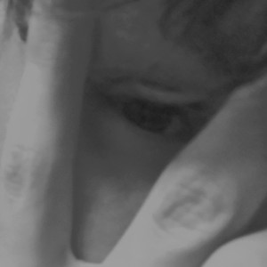 ดาวน์โหลดและฟังเพลง Falling Down (Explicit) พร้อมเนื้อเพลงจาก Bright Shadxw