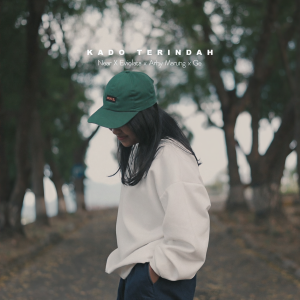 Listen to Kado Terindah song with lyrics from Near