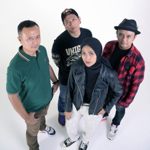 Album Perjalanan (New Version) from The Frustaters
