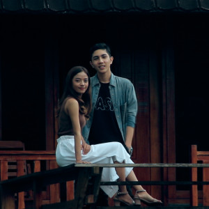 ดาวน์โหลดและฟังเพลง Jalan Putus พร้อมเนื้อเพลงจาก ISYA