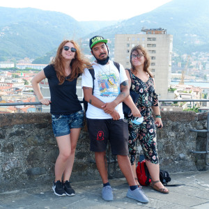 Listen to Loro sono me stesso song with lyrics from Umanità