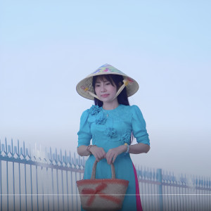 Listen to Vĩnh Long Sông Nước Tình Anh Em song with lyrics from Xuân Diễm