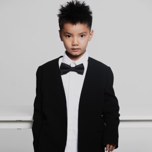 Listen to 中都郑州 (伴奏) song with lyrics from 余润泽
