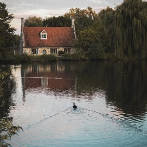 Dengarkan lagu willow nyanyian Kae-Dama dengan lirik