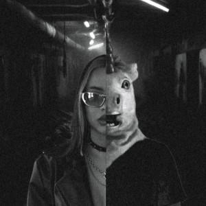 ดาวน์โหลดและฟังเพลง Psicópata (Explicit) พร้อมเนื้อเพลงจาก Xina Mora