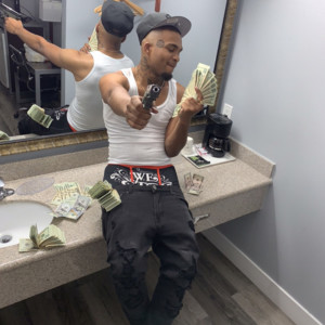 收聽Jame$TooCold的Free Smoke (Explicit)歌詞歌曲